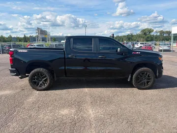 2022 Chevrolet Silverado 1500 - image 3