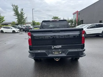 2023 Chevrolet Silverado 1500 - image 6