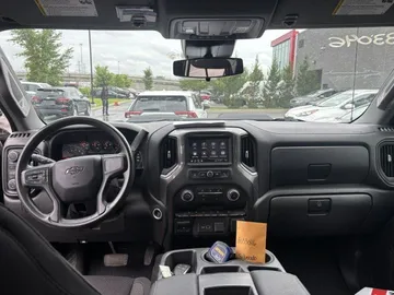 2023 Chevrolet Silverado 1500 - image 9
