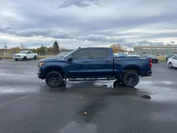 2023 Chevrolet Silverado 1500 - image 4