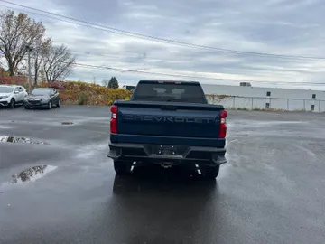 2023 Chevrolet Silverado 1500 - image 6
