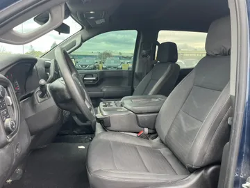 2023 Chevrolet Silverado 1500 - image 9