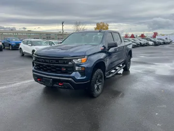 2023 Chevrolet Silverado 1500 - image 3