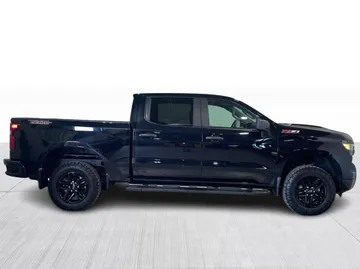 2023 Chevrolet Silverado 1500 - image 2