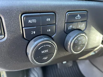 2023 Chevrolet Silverado 1500 - image 17