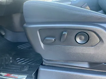 2023 Chevrolet Silverado 1500 - image 18