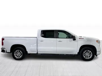 2024 Chevrolet Silverado 1500 - image 2