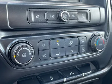 2018 Chevrolet Silverado 1500 - image 21