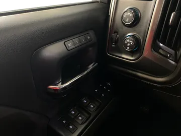 2018 Chevrolet Silverado 1500 - image 26
