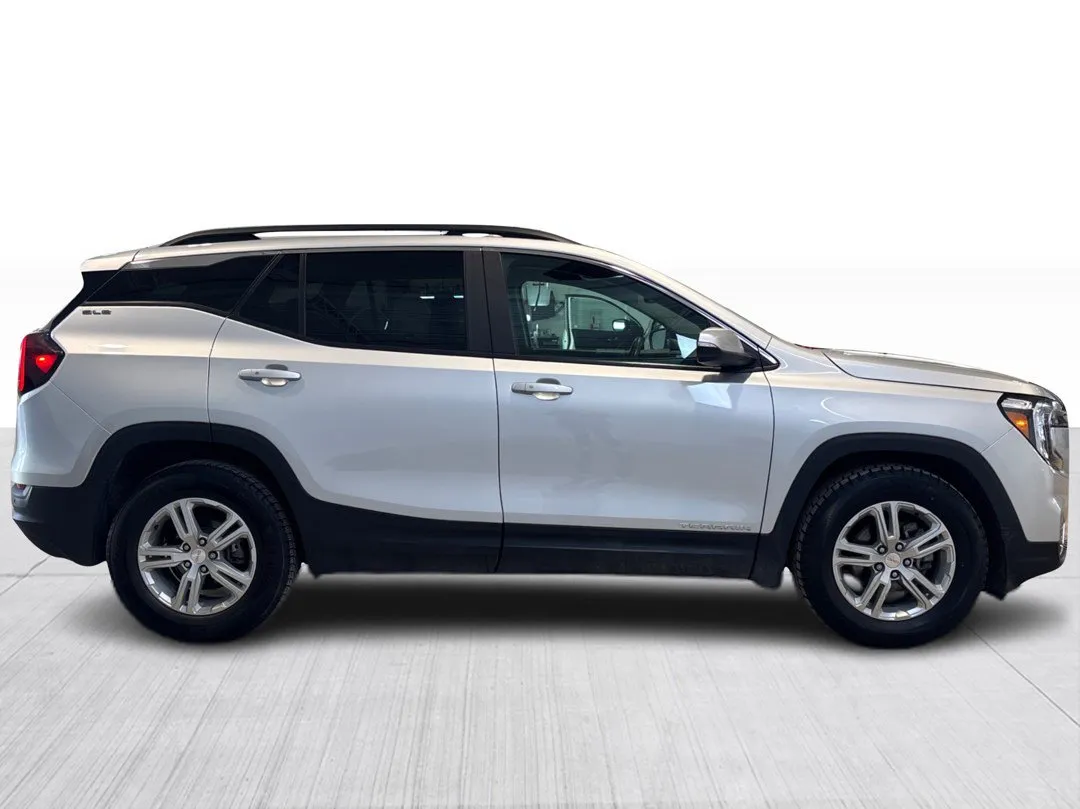2022 GMC Terrain — photo 2