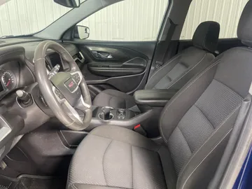 2022 GMC Terrain - image 3