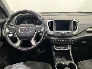 2022 GMC Terrain - image 4