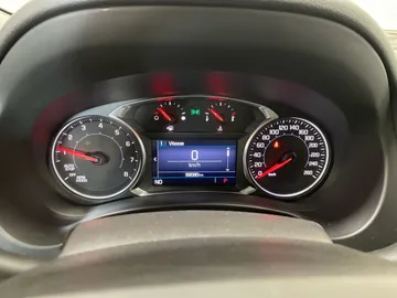 2022 GMC Terrain - image 18