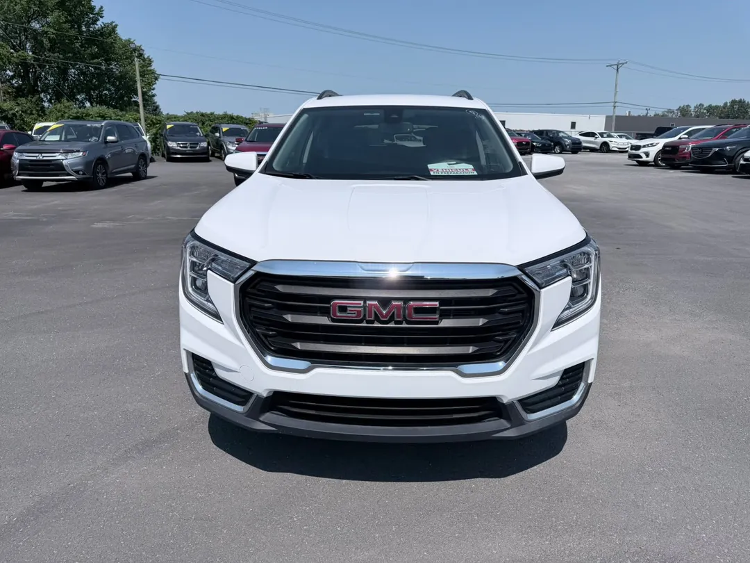 2022 GMC Terrain — photo 2