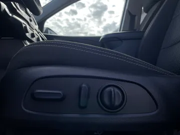 2022 GMC Terrain - image 22