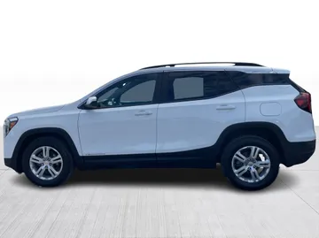 2022 GMC Terrain - image 10