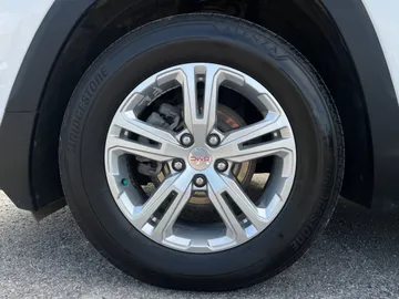 2022 GMC Terrain - image 6