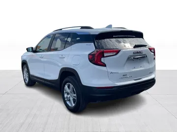 2022 GMC Terrain - image 11