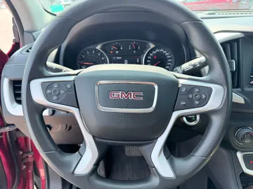 2022 GMC Terrain - image 10