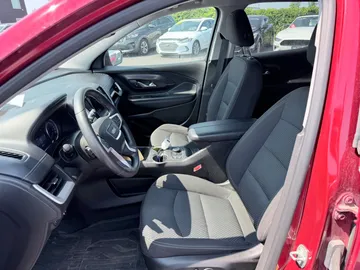 2022 GMC Terrain - image 8