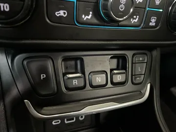 2018 GMC Terrain - image 27