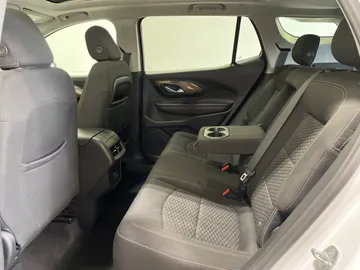 2020 GMC Terrain - image 16
