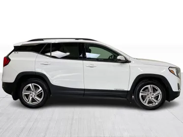 2020 GMC Terrain - image 2