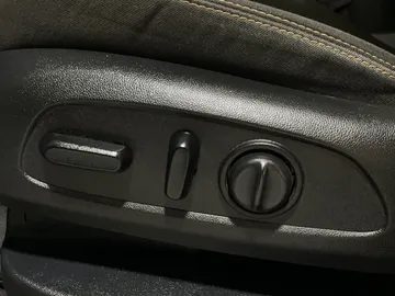 2020 GMC Terrain - image 19