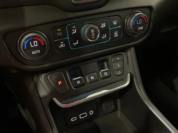 2020 GMC Terrain - image 22