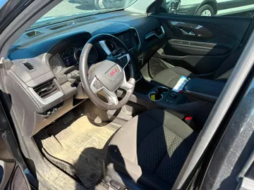 2021 GMC Terrain - image 8