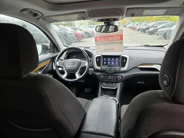 2021 GMC Terrain - image 8