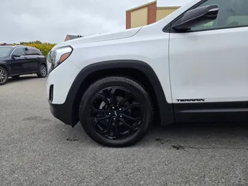 2021 GMC Terrain - image 6