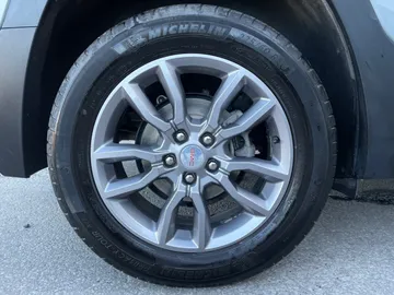 2024 GMC Terrain - image 17