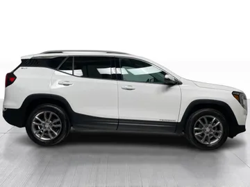 2024 GMC Terrain - image 2