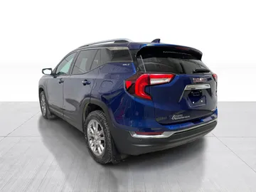2022 GMC Terrain - image 12