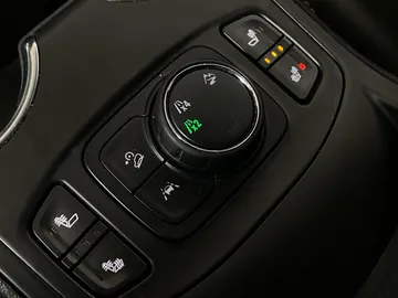 2022 GMC Terrain - image 32