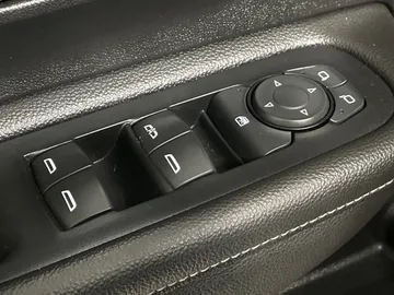 2022 GMC Terrain - image 24