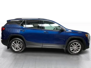 2022 GMC Terrain - image 2