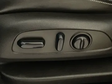 2022 GMC Terrain - image 25