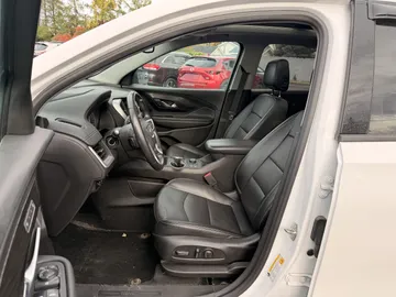 2022 GMC Terrain - image 8
