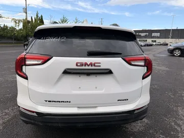 2022 GMC Terrain - image 6