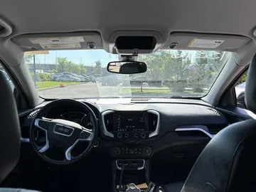 2022 GMC Terrain - image 7
