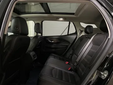 2023 GMC Terrain - image 4