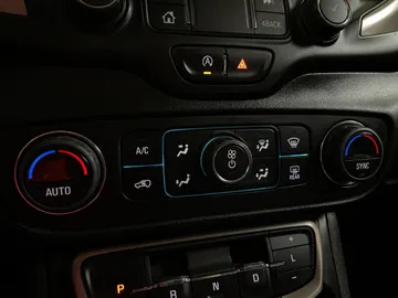 2023 GMC Terrain - image 24