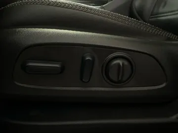 2023 GMC Terrain - image 20