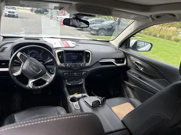 2022 GMC Terrain - image 7