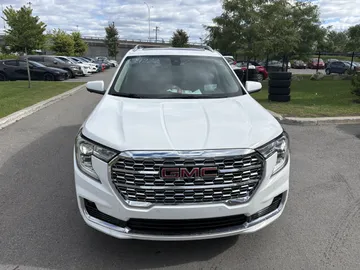 2022 GMC Terrain - image 2