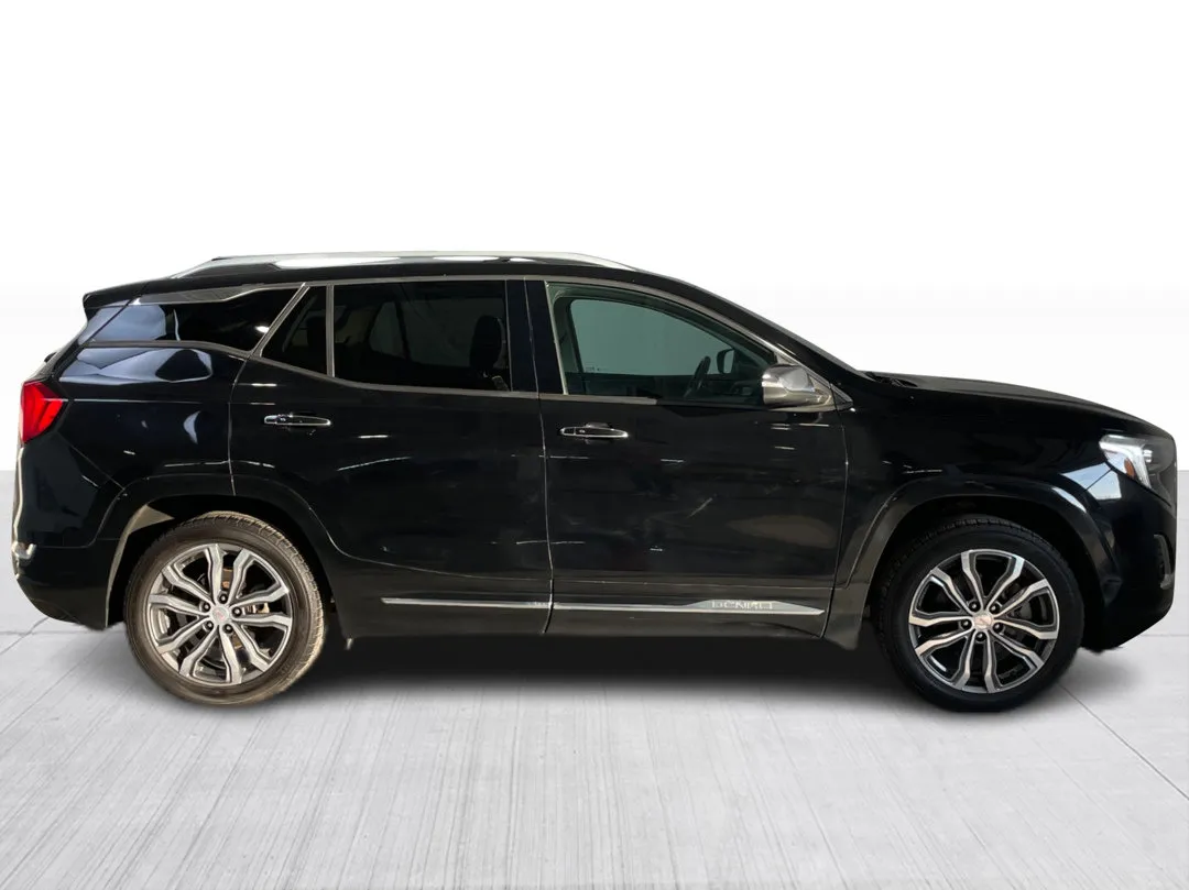 2019 GMC Terrain — photo 2
