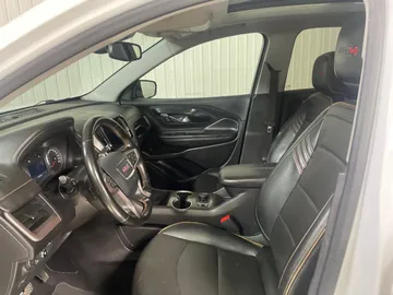 2024 GMC Terrain - image 3