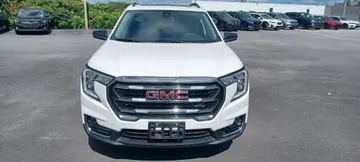 2024 GMC Terrain - image 2